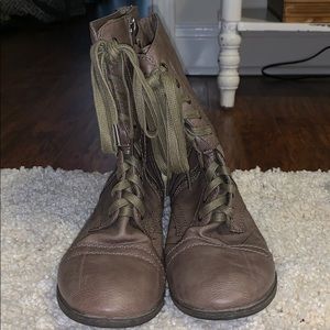 Tan/taupe combat boots